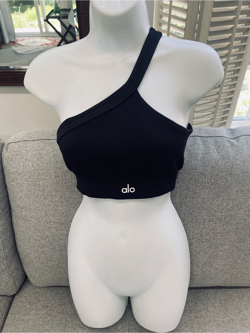 NEW Alo One-Shoulder Black Ribbed Sports Bra size large BEAUTIFUL